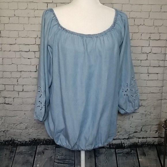 NEW York & Company Chambray Denim Look Blouse Size Large - Picture 8 of 8